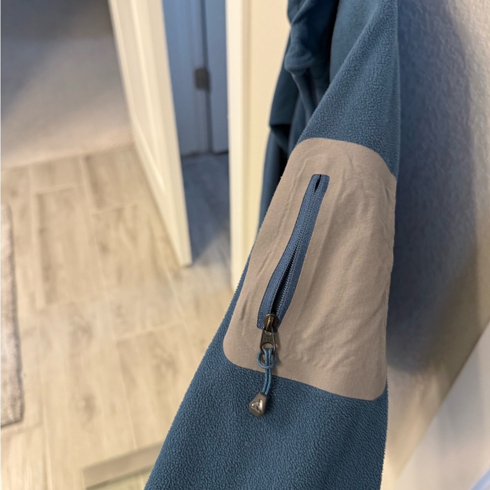 Fleece jacket - Picture 4 of 5